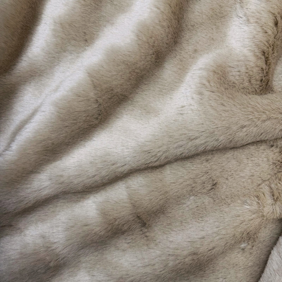 פרווה משי צבע כאמל בהיר דגם סאני