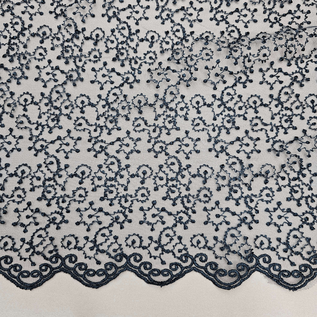 תחרה צבע שחור דוגמה עדינה דגם נטלי