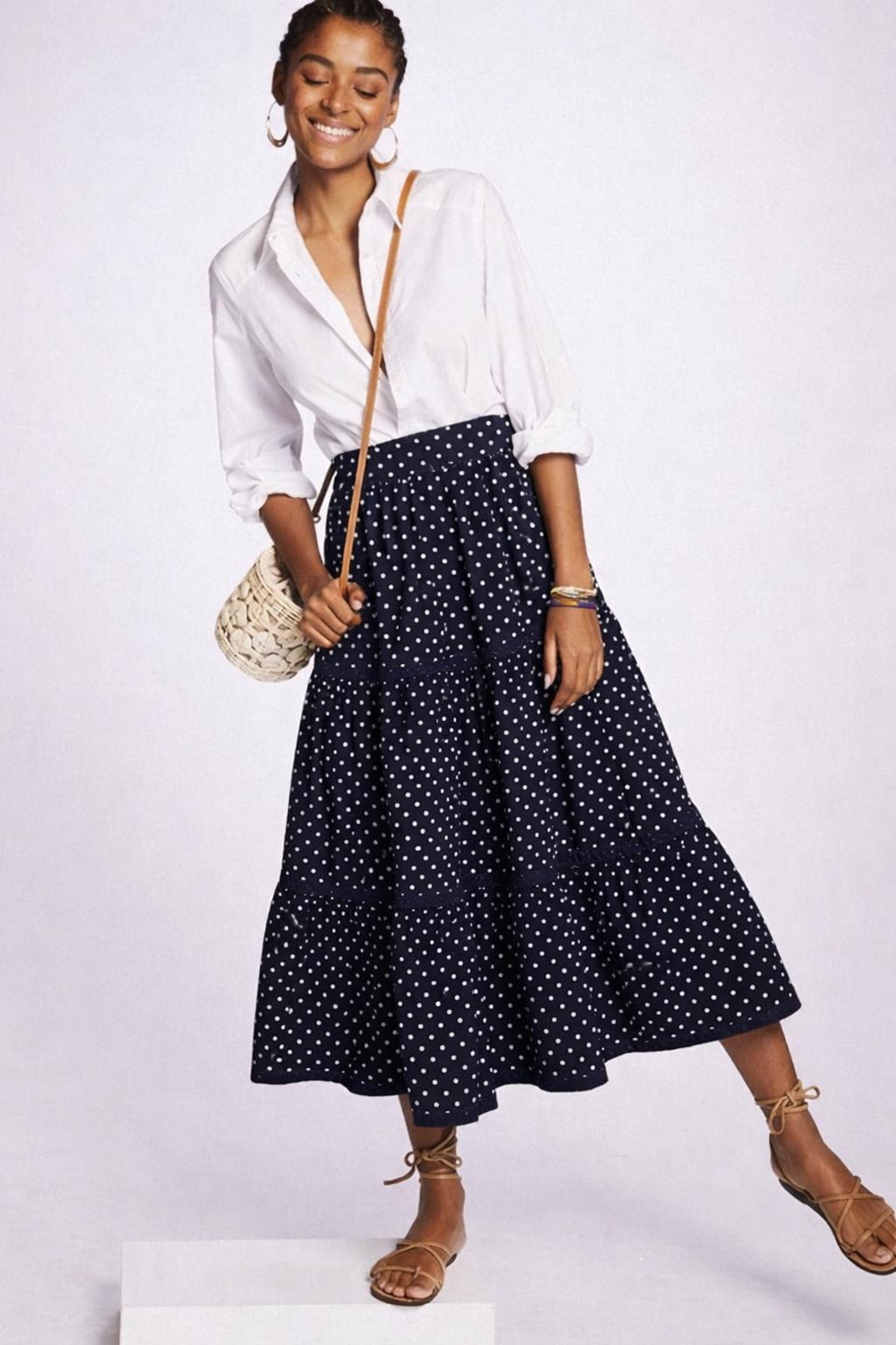 אריג כותנה נקודות לבן על רקע שחור