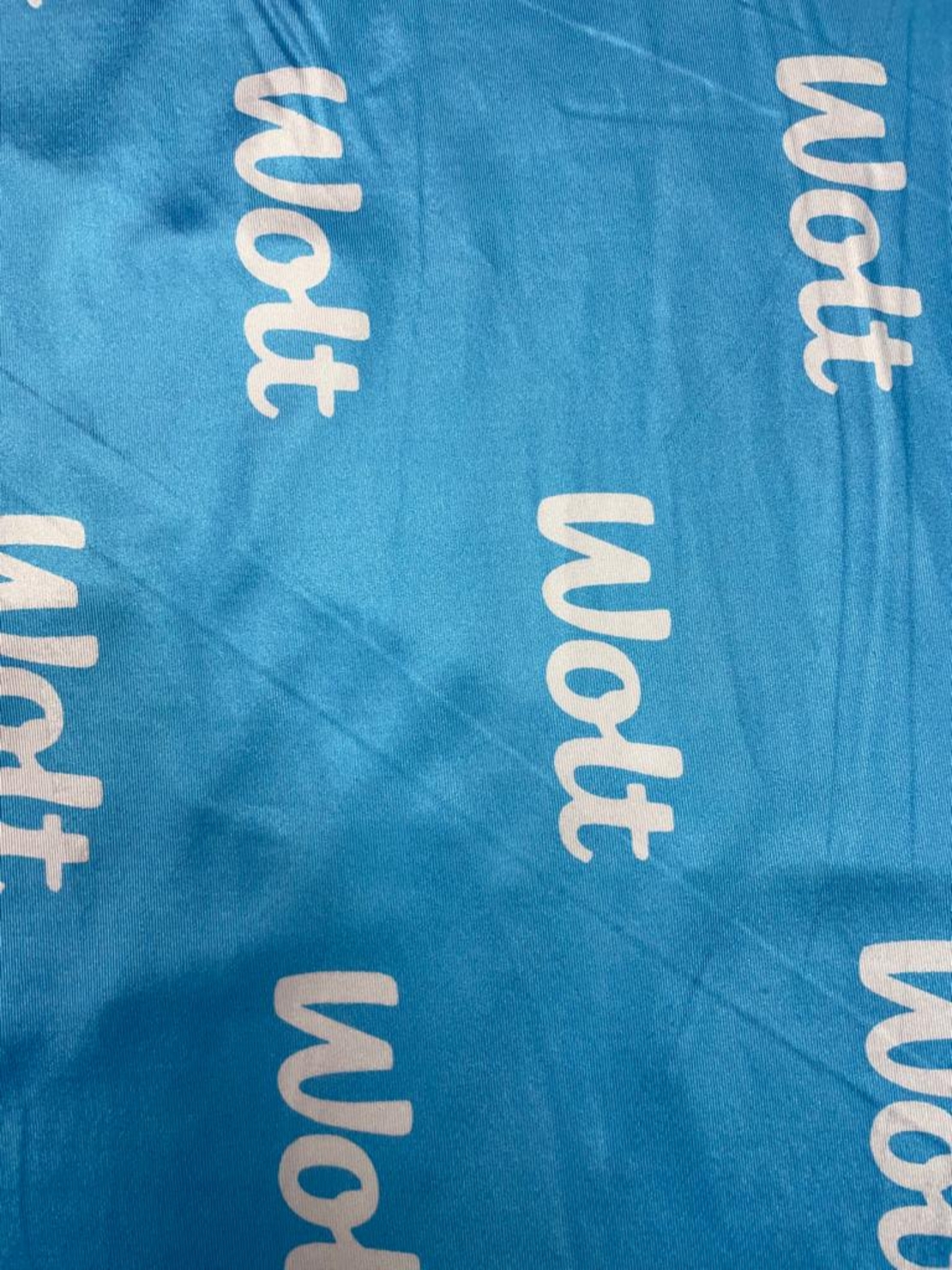 לייקרה דפוס וולט wolt