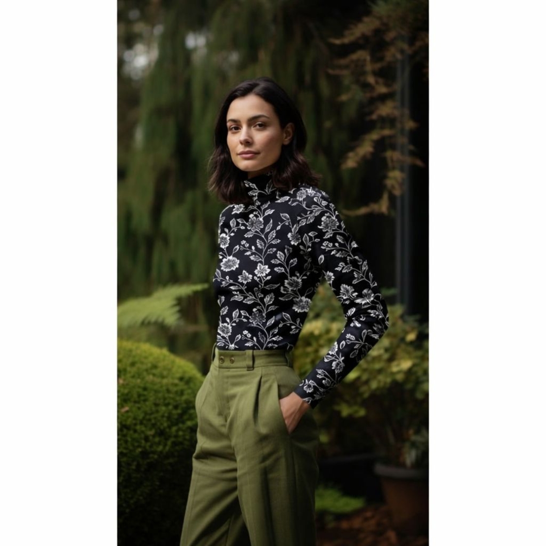 טריקו ויסקוזה פרחים מצויירים על רקע שחור