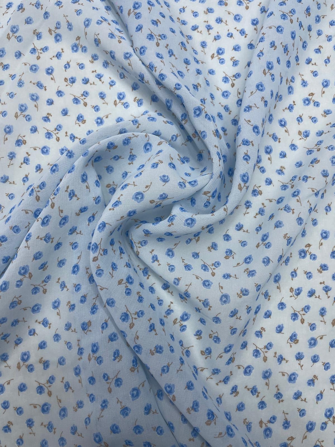2 מטר אריג שיפון תכלת דפוס פרחים קטנים