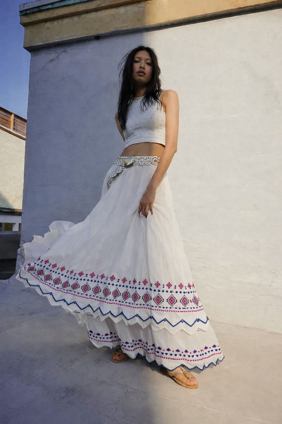 אריג כותנה וואל רקמה בגווני כחול וסגול