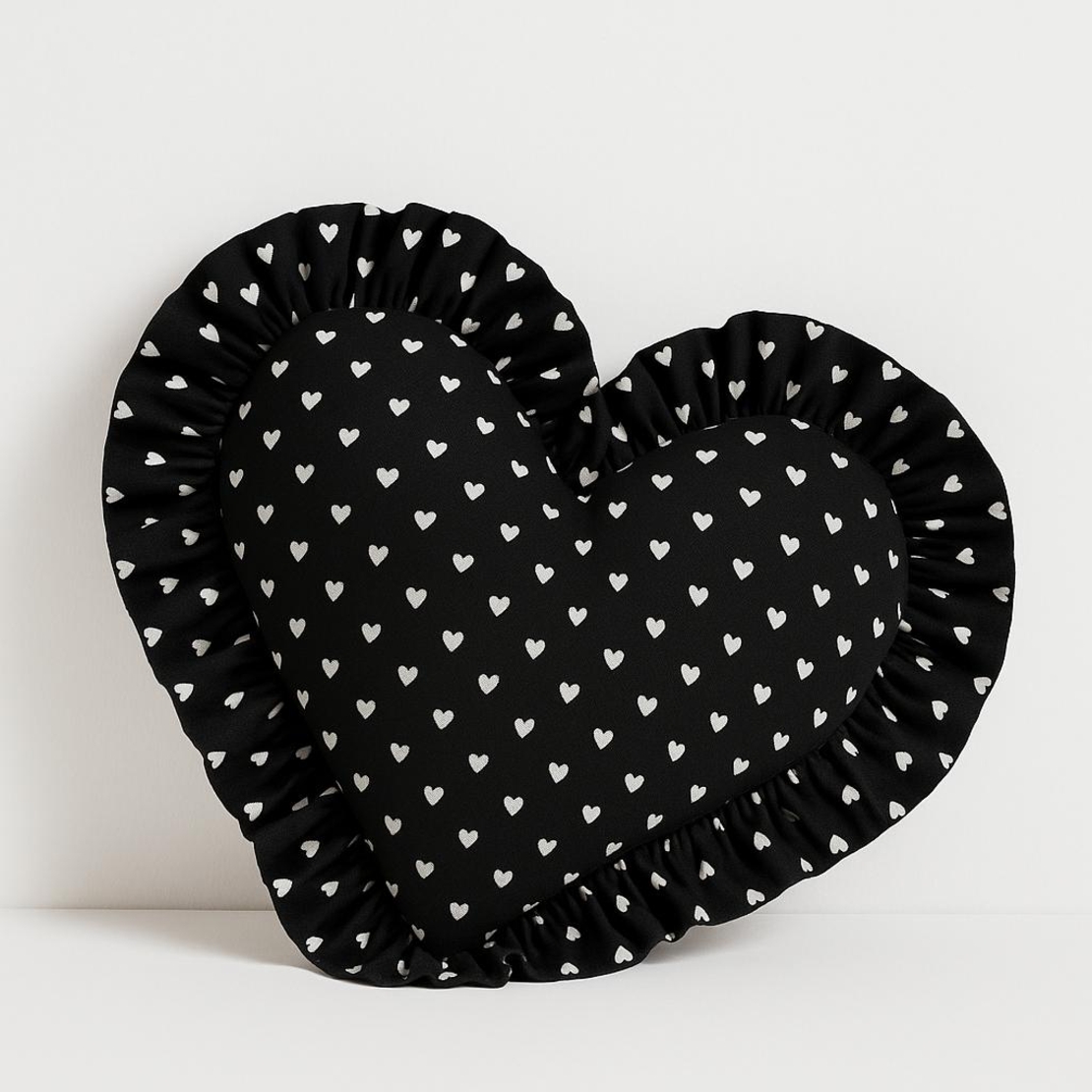 ארג כותנה שחור דפוס לבבות לבנים