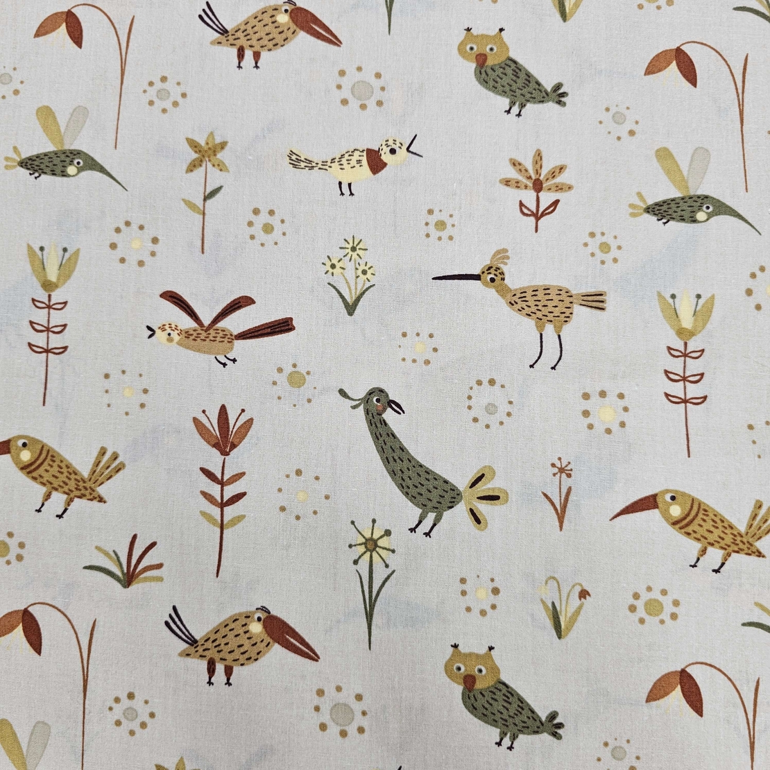 אריג כותנה דפוס בעלי כנף על רקע בז