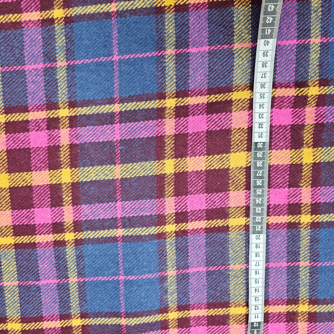 אריג צמר משובץ גווני בורדו כחול