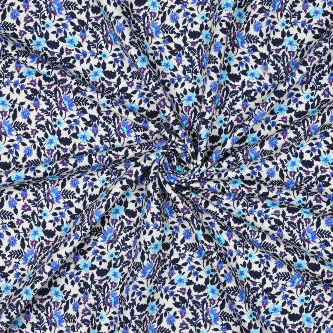 פרנץ טרי דפוס פרחים עדינים כחלחלים דיגיטלי על רקע אופוייט