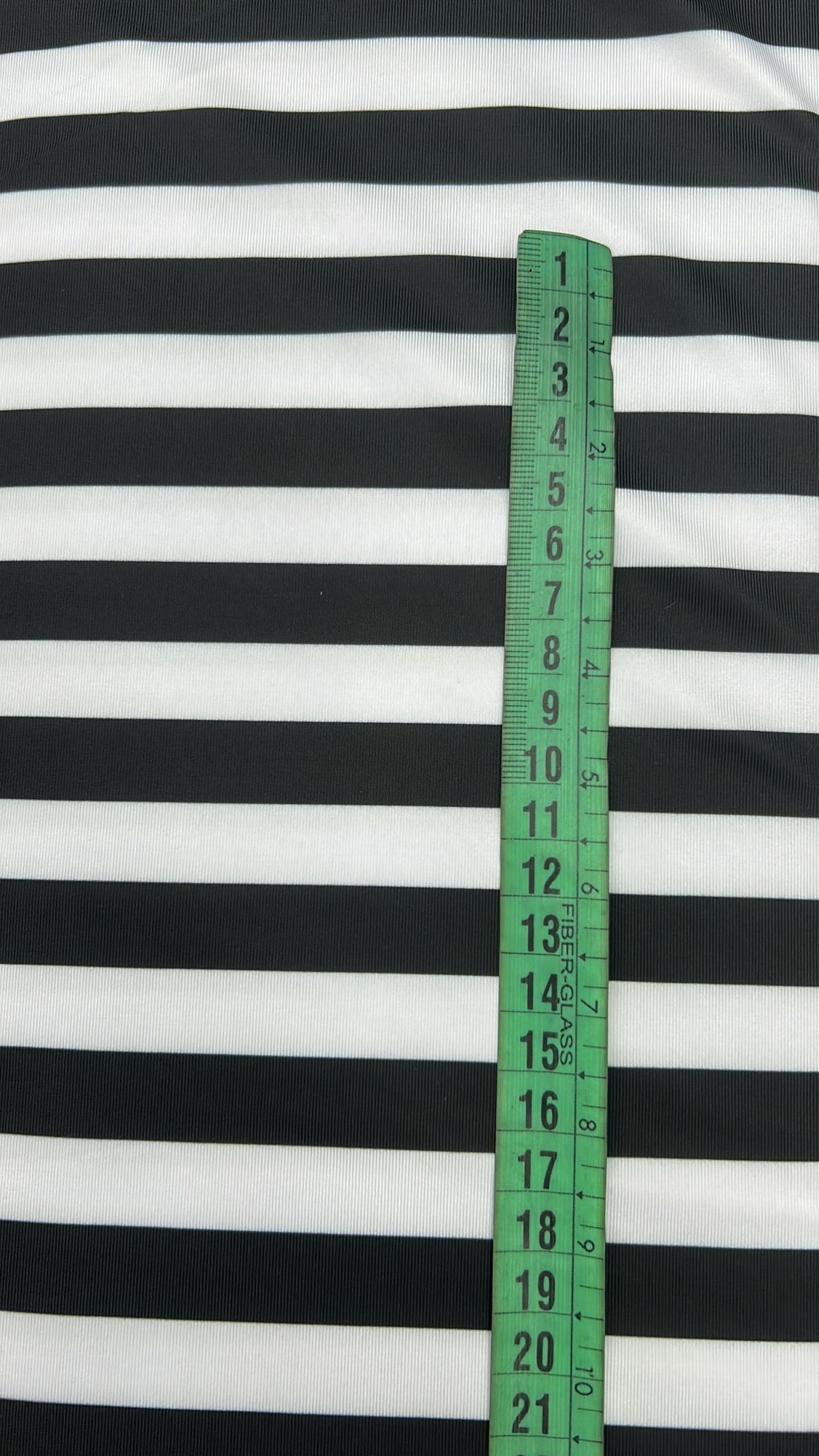 לייקרה פסים שחור לבן רוחב פס 1.5 סמ