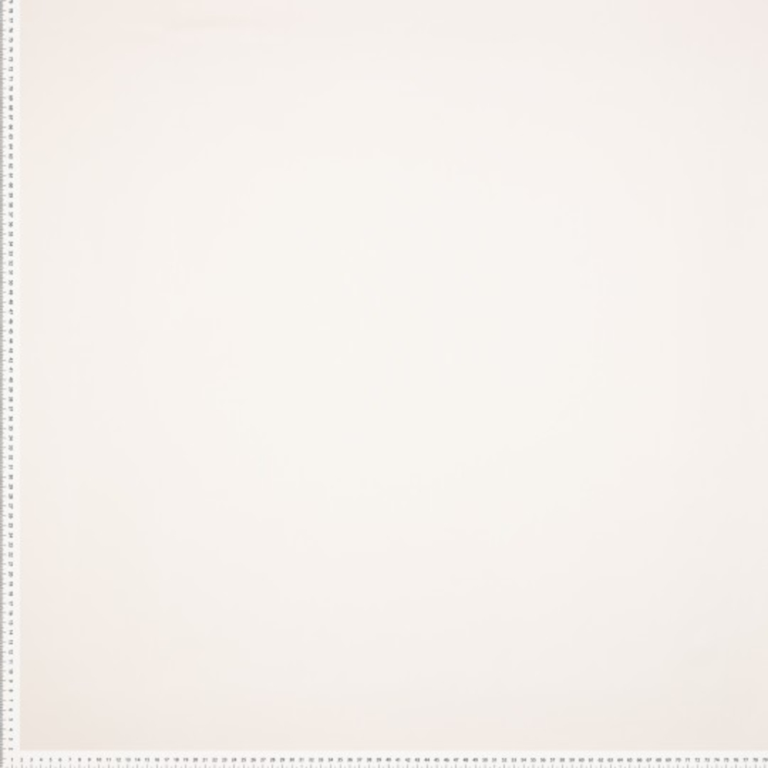 אריג במבוק צבע לבן