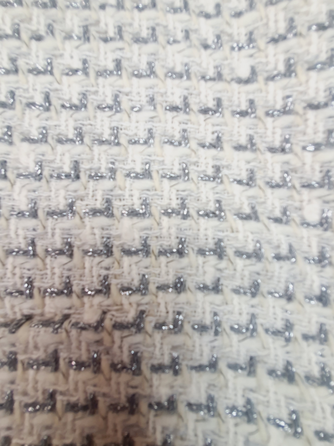 אריג שאנל צבע שמנת נגיעות לורקס