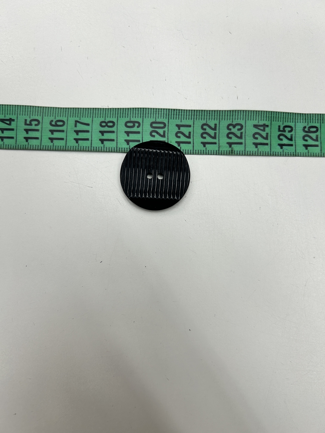 מארז של 8 יחידות כפתור שחור דגם 2