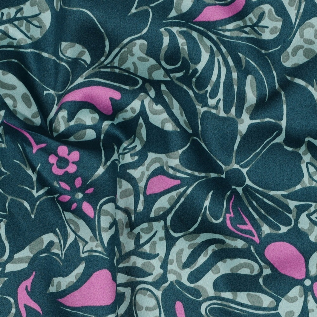 אריג כותנה סטן דפוס עלים טרופיים על רקע ירוק