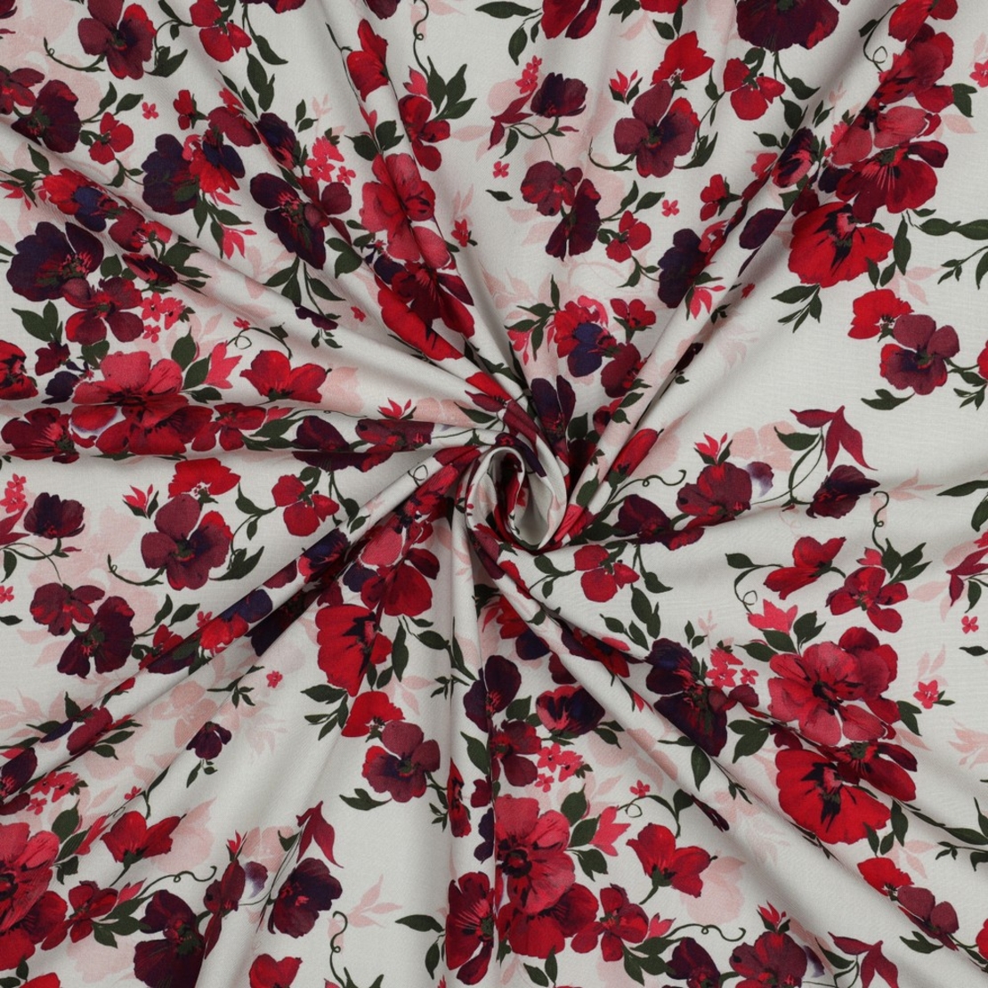 אריג ויסקוזה ECOVERO דפוס רומנטי על רקע לבן חם