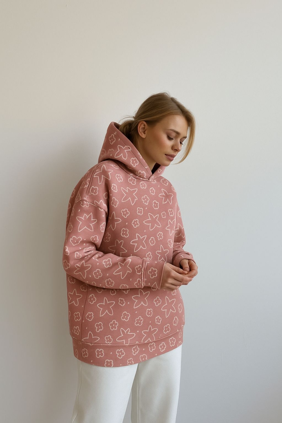 בד פוטר דפוס ציפורים עדין על רקע סלמון בהיר