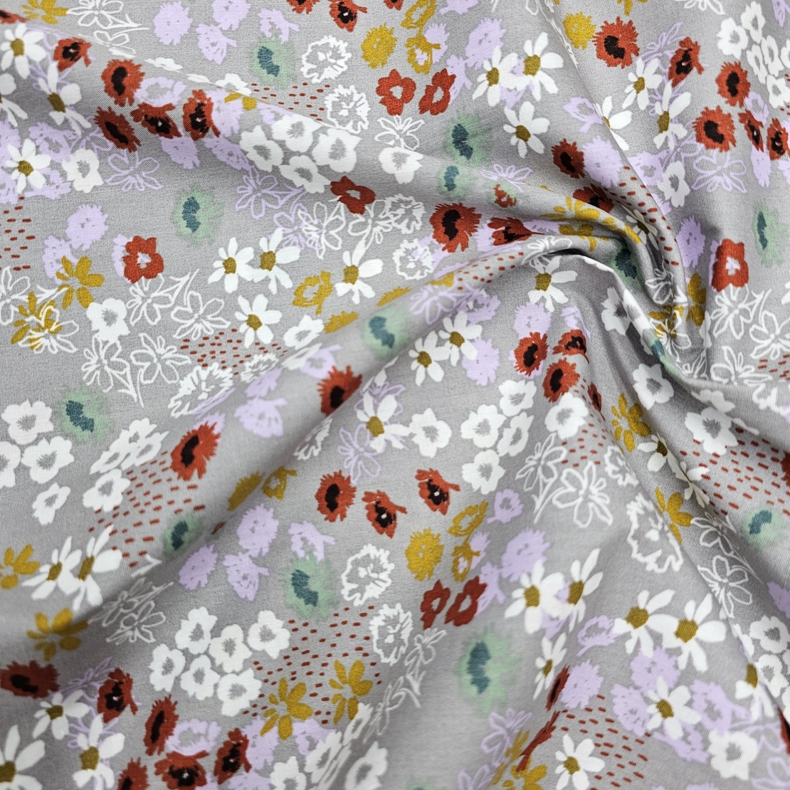 אריג כותנה פרחים בסגנון כפרי על רקע אפור דגם מאי