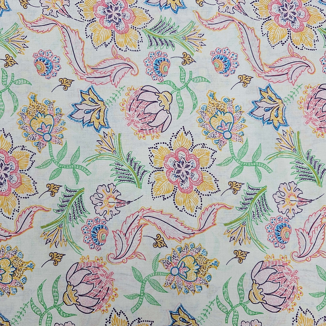 אריג כותנה דפוס בוהו על רקע לבן חם