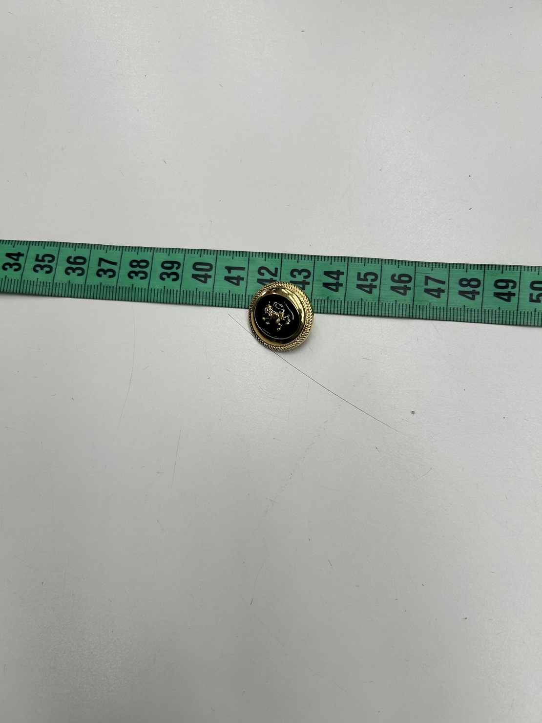 מארז של 8 יחידות כפתור זהב דגם 5 קטן