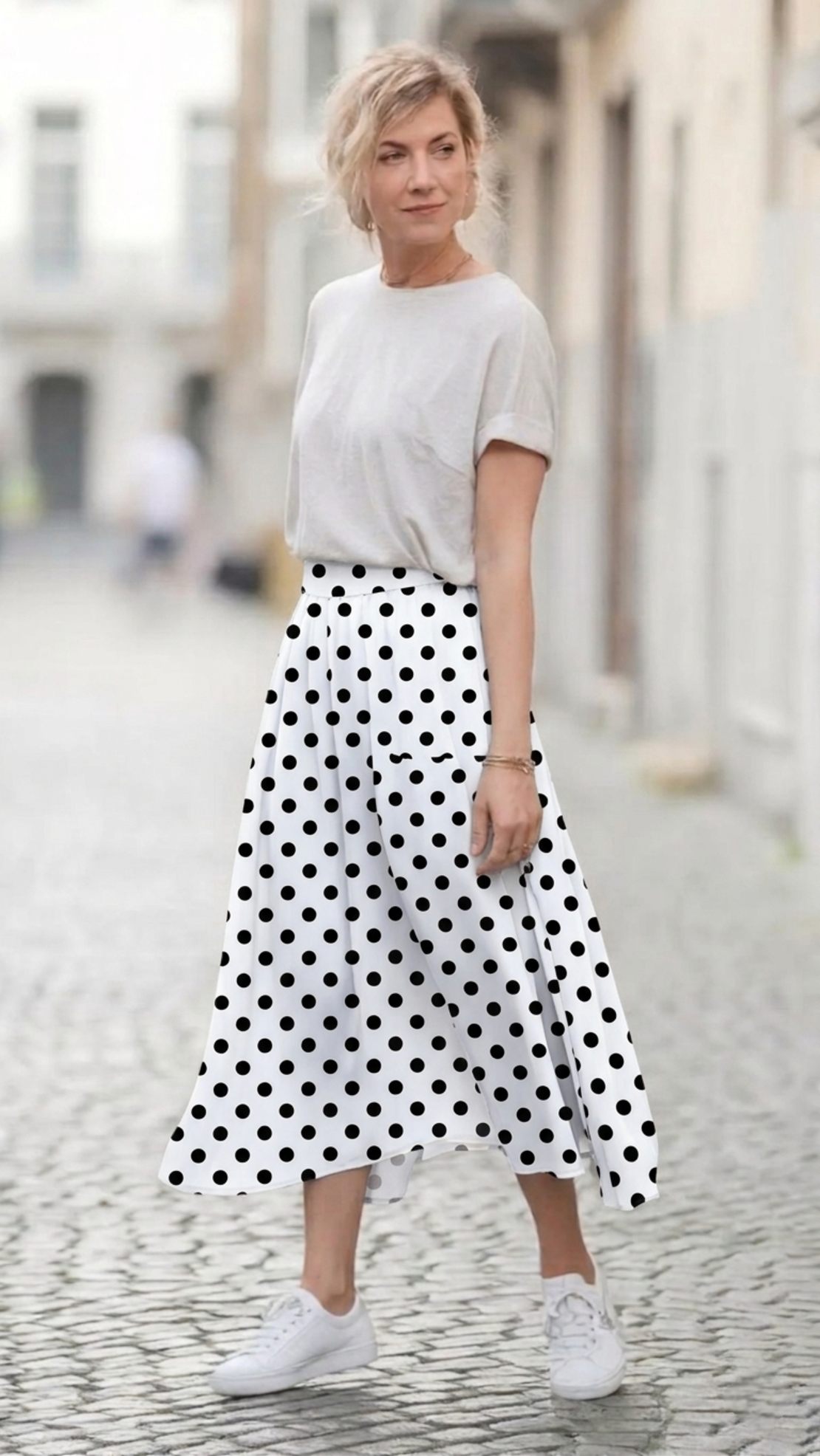 אריג ויסקוזה דפוס נקודות על רקע לבן