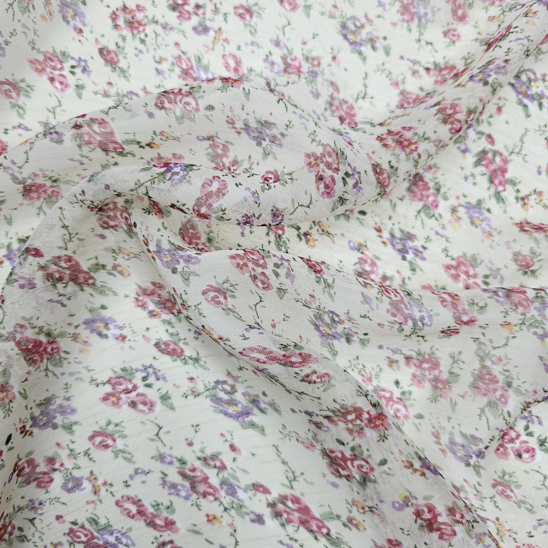 אריג שיפון פרחים קטנים בסגנון כפרי רקע אופוייט