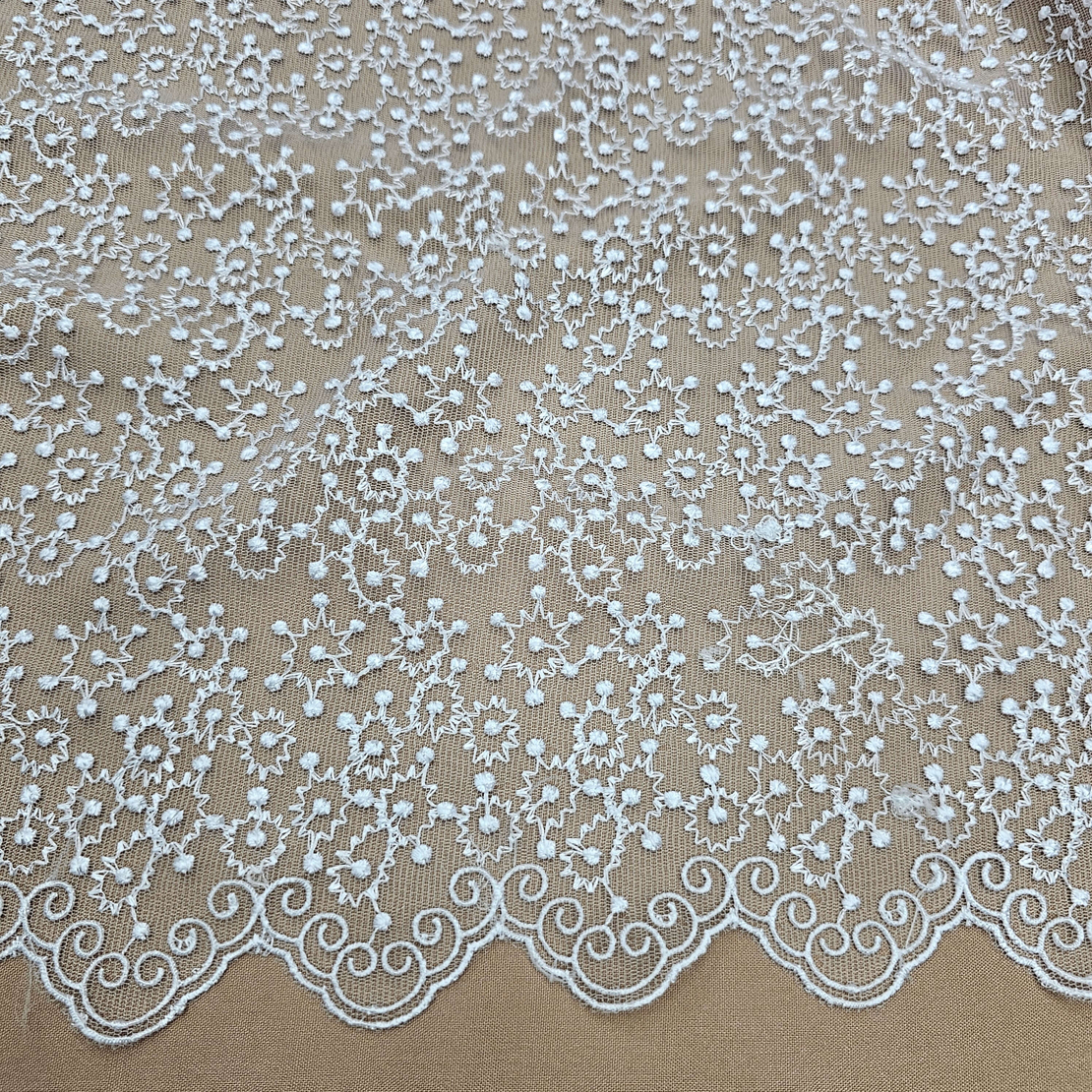 תחרה צבע שמנת דוגמה עדינה דגם נטלי