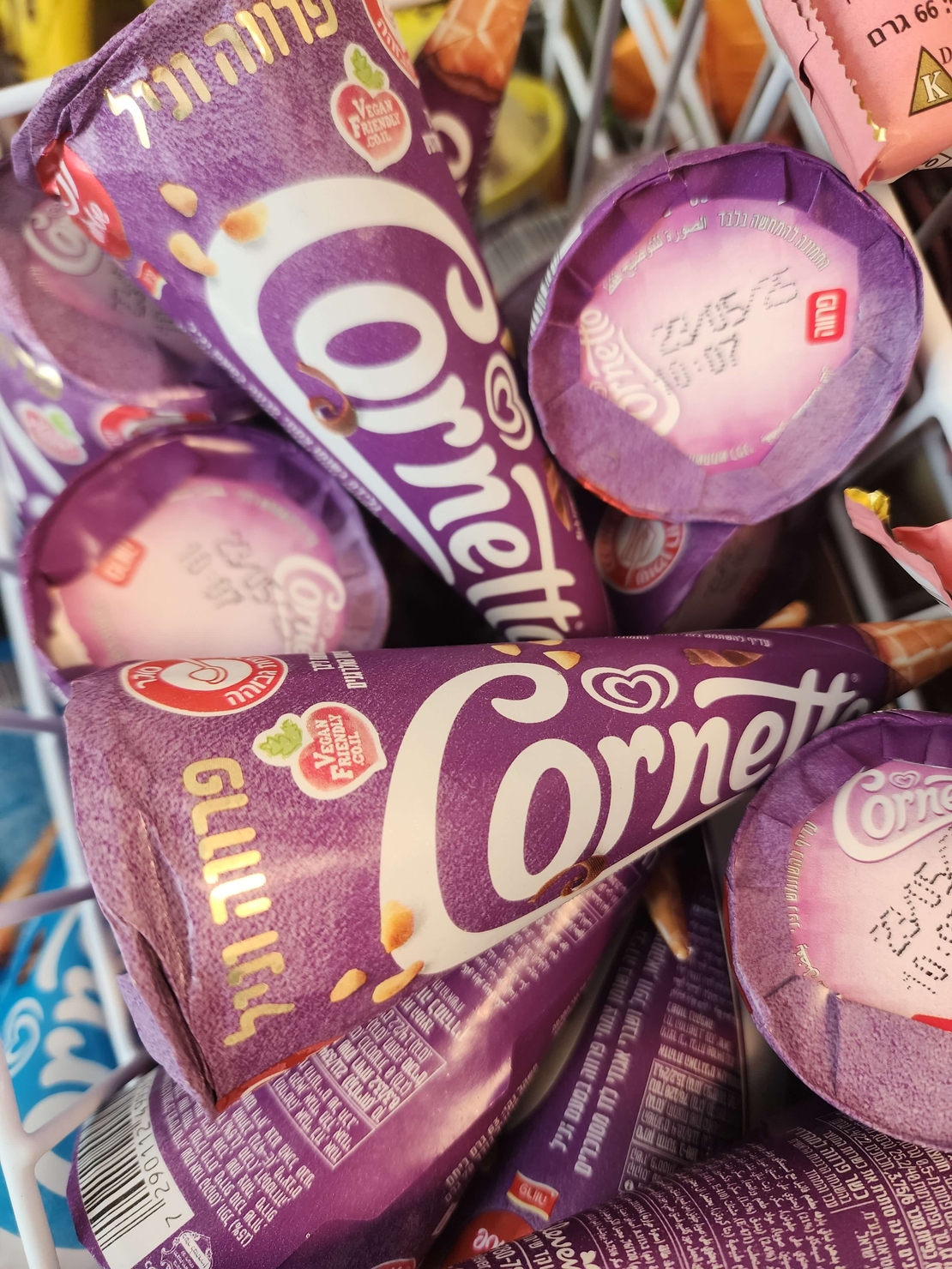 טילון קורנטו וניל פרווה