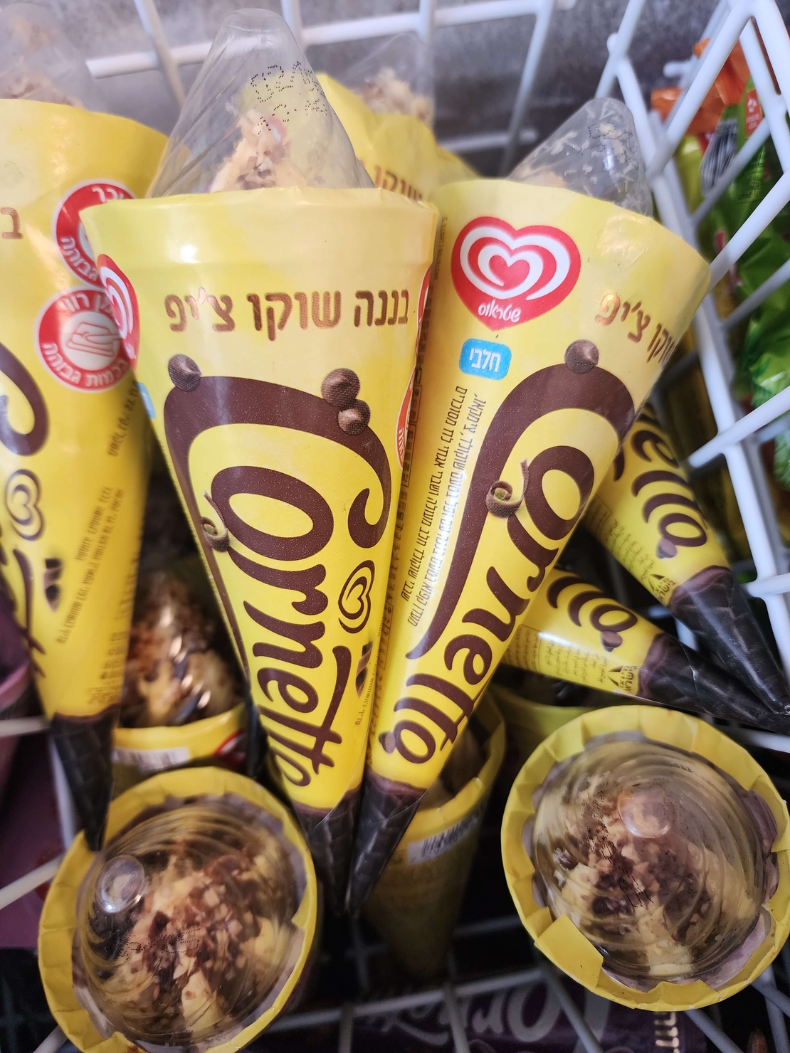 טילון קורנטו בננה