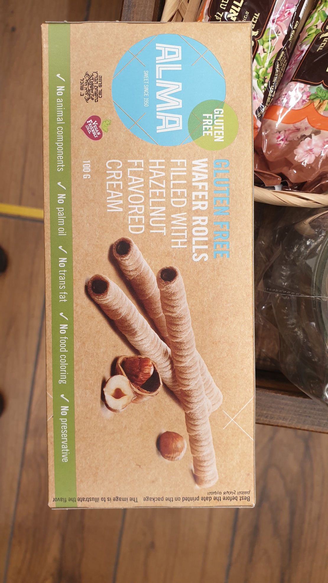 גלילי ופל ללא גלוטן במילוי קרם בטעם אגוז