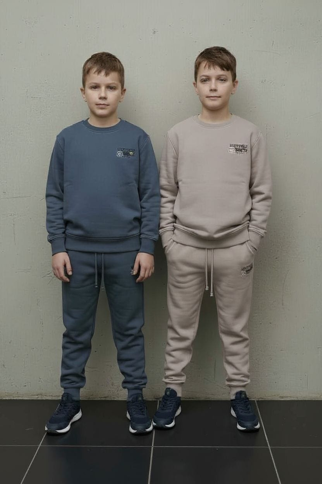 חליפה פוטר מדוגמת 2-8 בנים (חום/כחול/אפור/אופוויט)