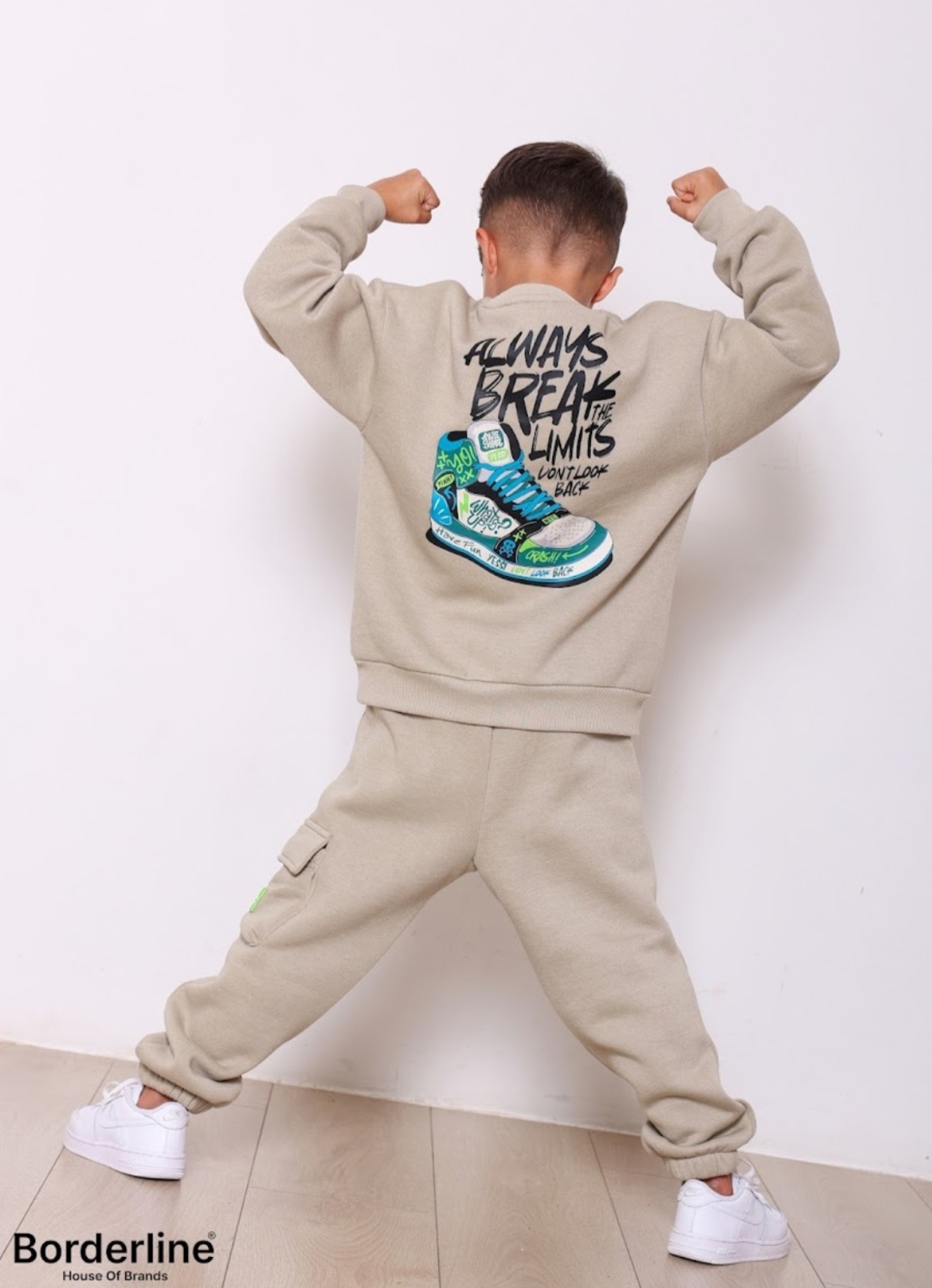 חליפה פוטר מדוגמת 2-8 בנים (אופוויט/כחול/שחור/אפור)