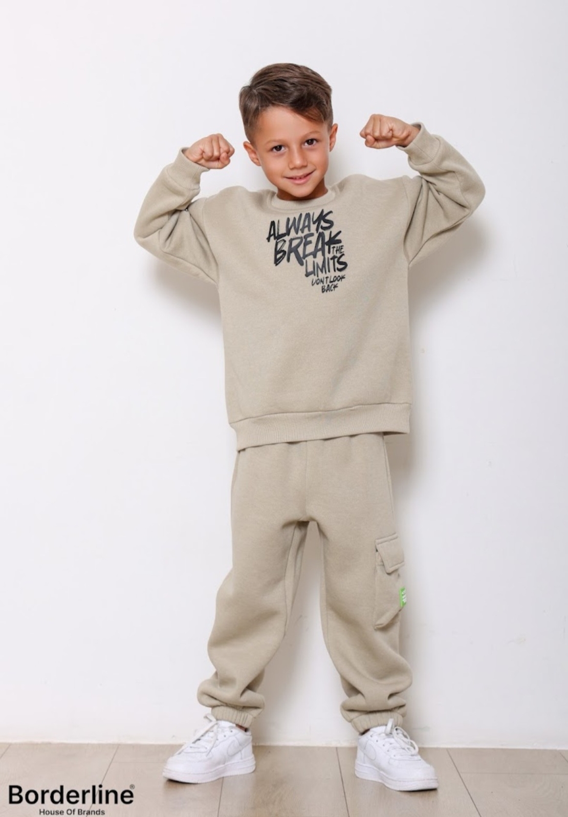 חליפה פוטר מדוגמת 2-8 בנים (אופוויט/כחול/שחור/אפור)