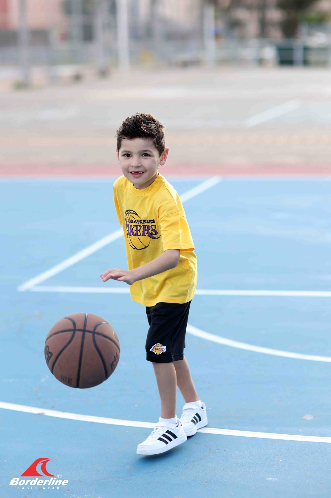 חליפת NBA מדוגמת 4-10 בנים (צהוב)