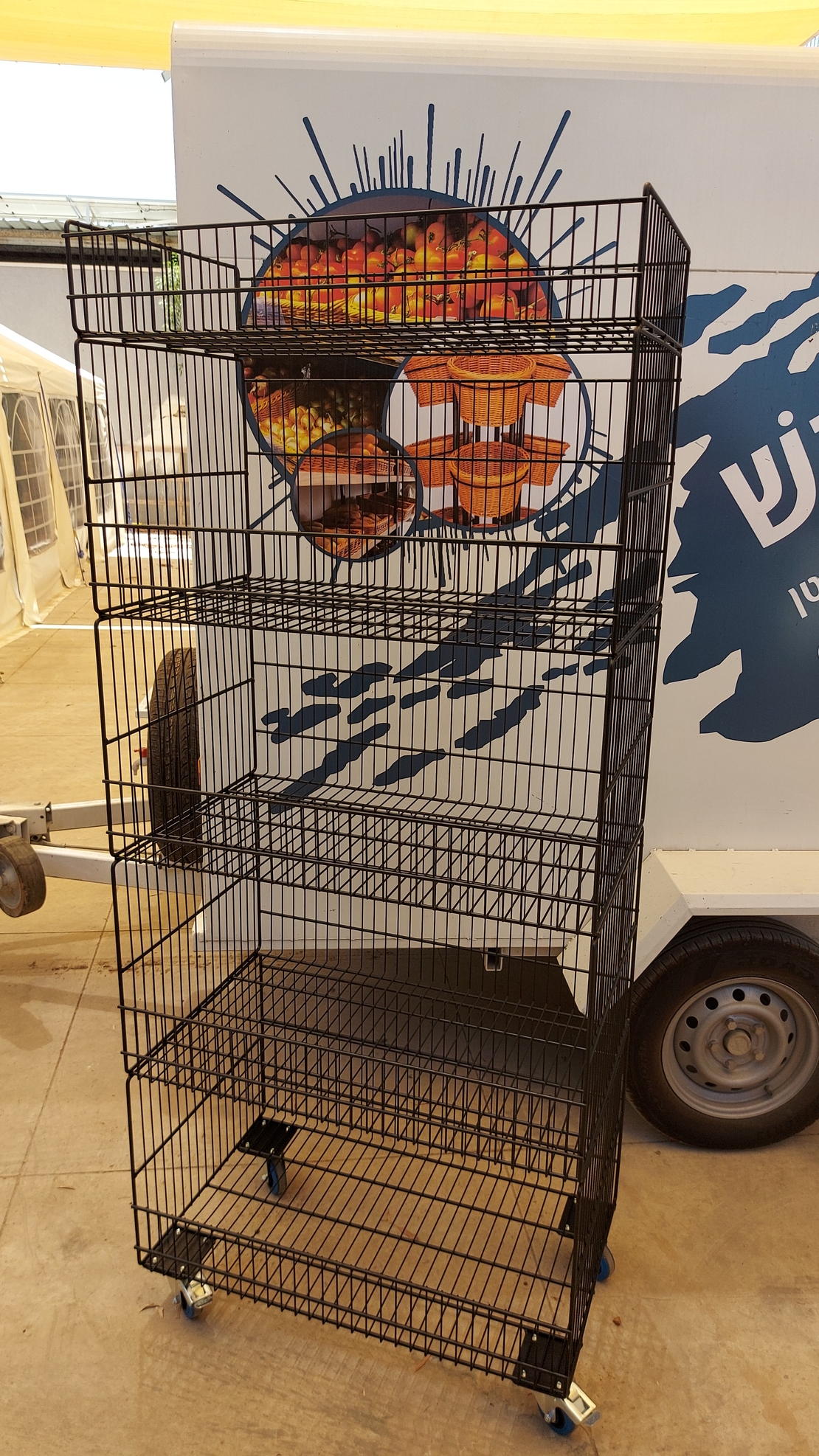 מדפי רשת על גלגלים