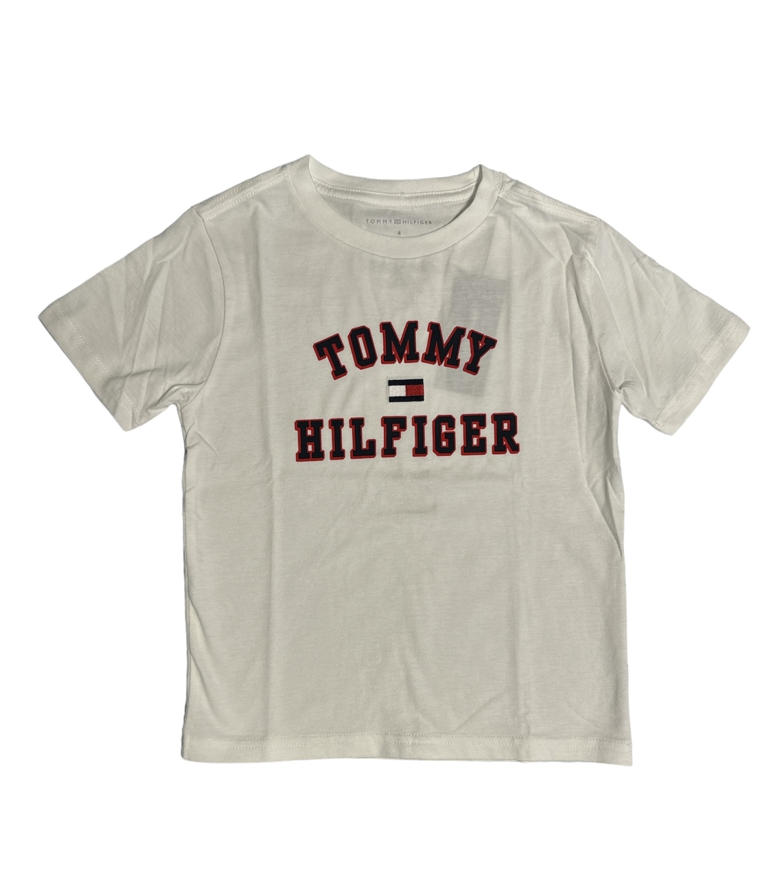 חולצת Tommy hilfiger לבנה כיתוב באדום במרכז