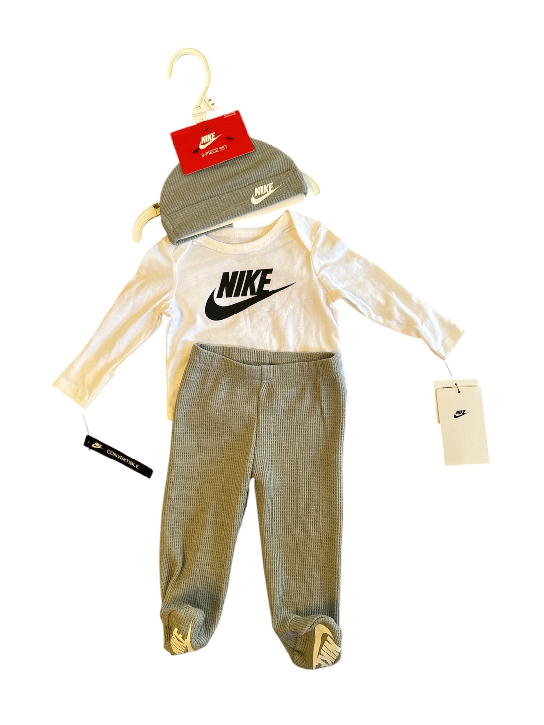 חליפת מכנס Nike בייבי 3 חלקים צבע לבן אפור