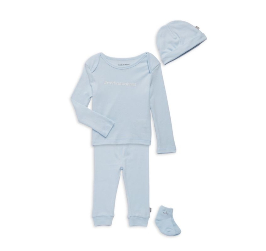 סט 4 חלקים Calvin klein בייבי: מכנס, חולצה, כובע וגרביים תכלת