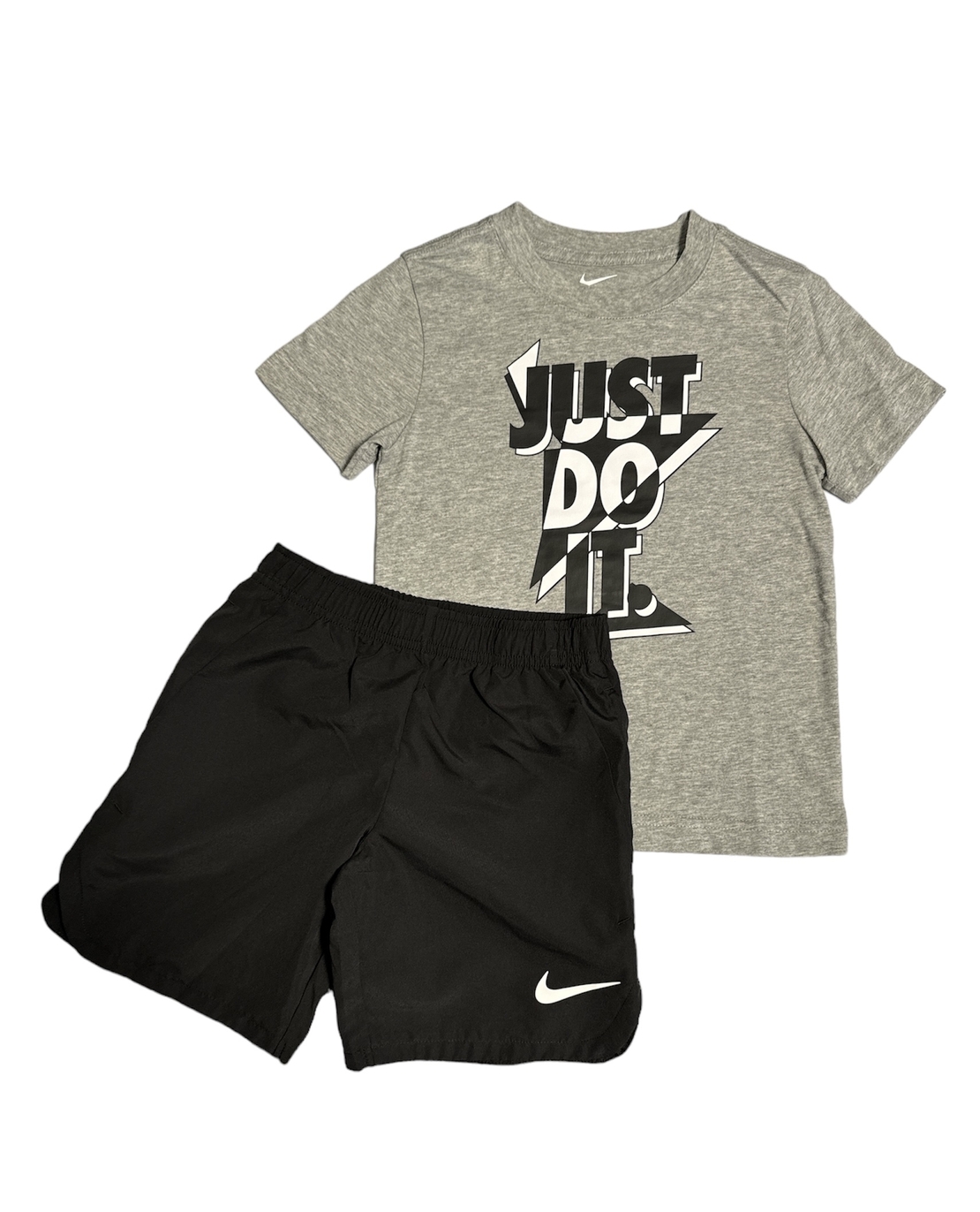 חליפת מכנס NIKE אפור מכנס שחור כיתוב תלת מימד