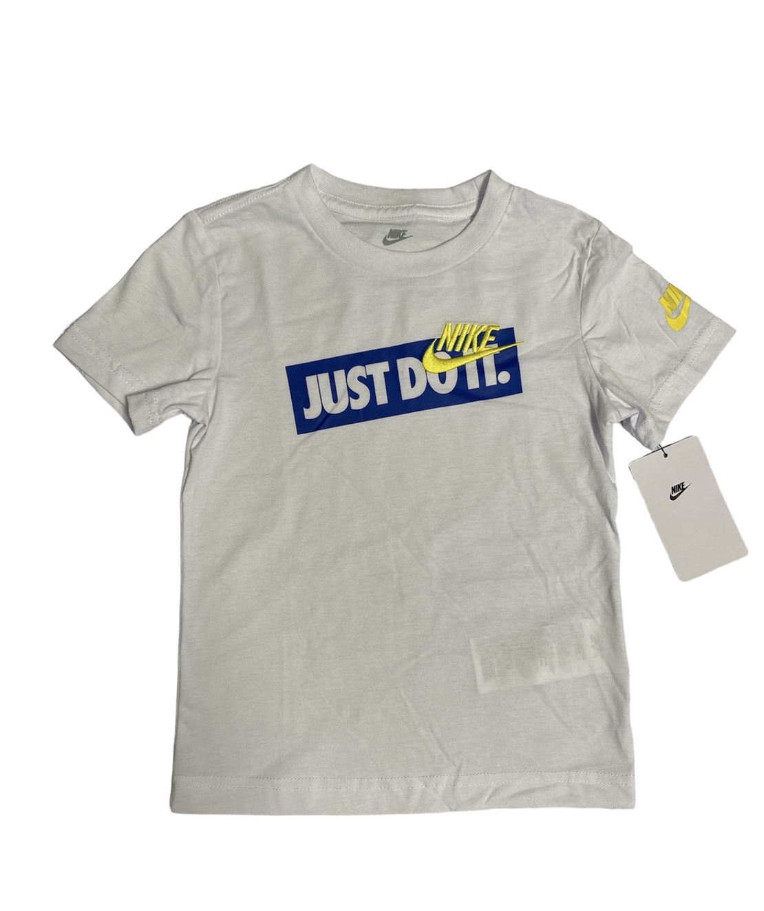 חולצת nike לבנה כיתוב לוגו בצהוב כחול