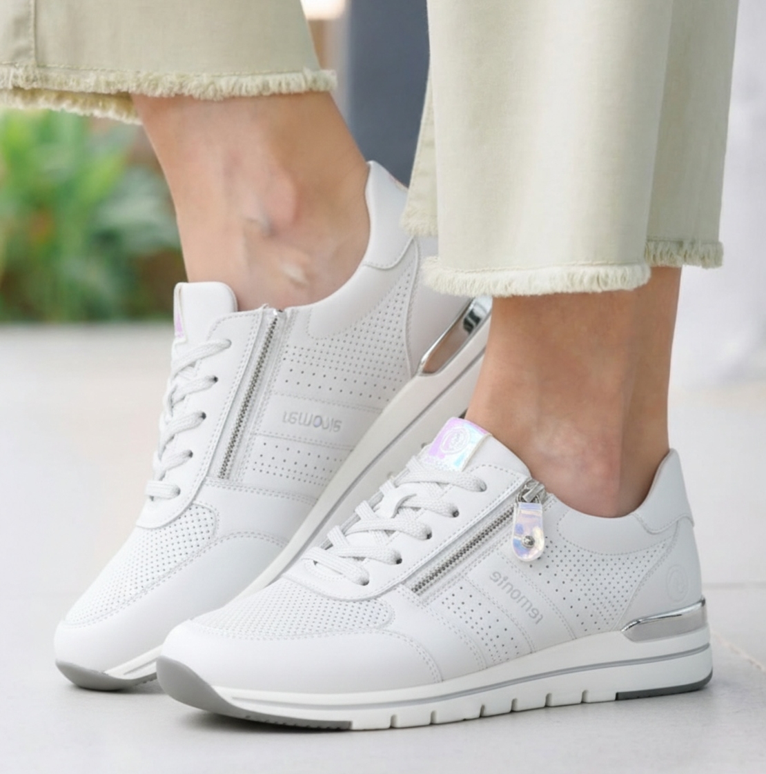 נעל ספורטיבית אורטופדית לנשים Remonte מבית Rieker דגם R6705-80