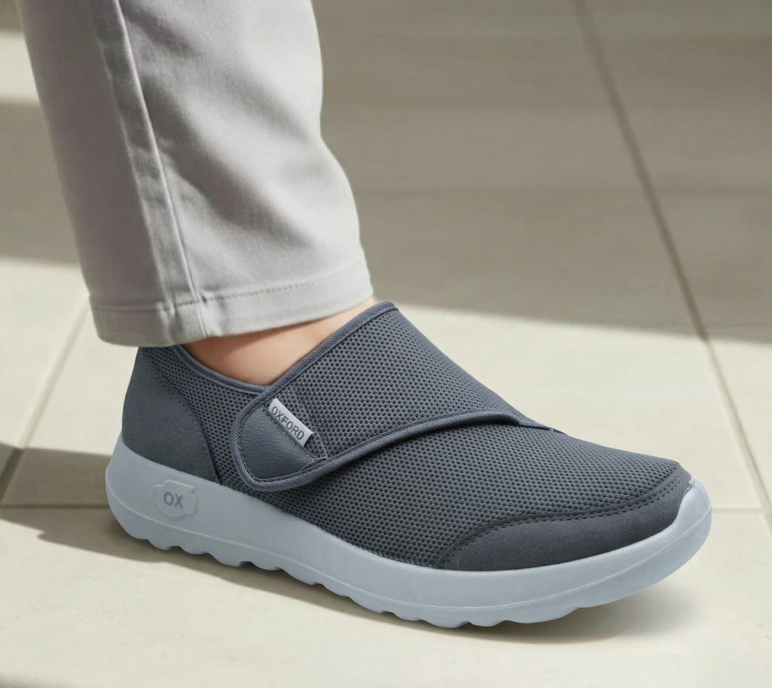 Glove סניקרס לרגליים רחבות ונפוחות לגברים דגם 2025