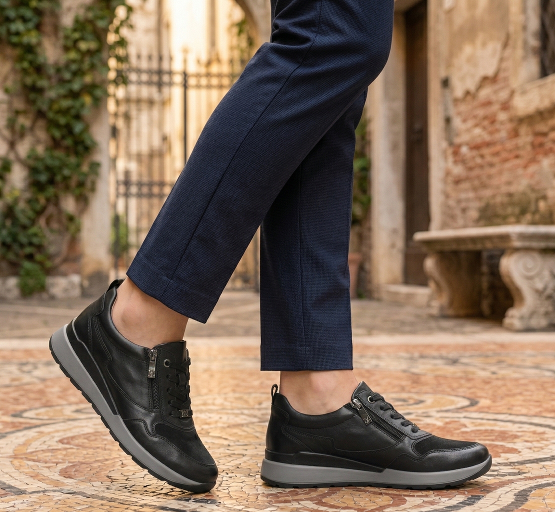 CAPRICE נעל סניקרס לנשים דגם FRANZI 23760 שחור