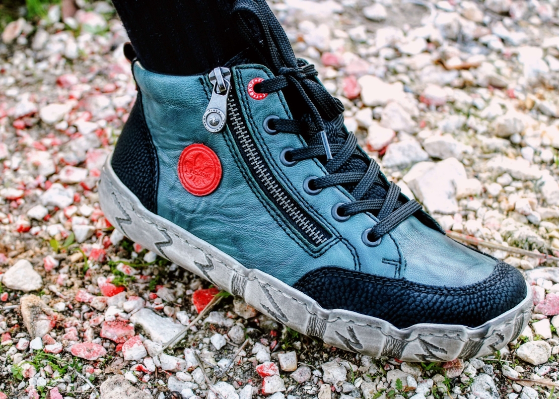 Rieker - קלילה, יציבה, ונעימה מהצעד הראשון