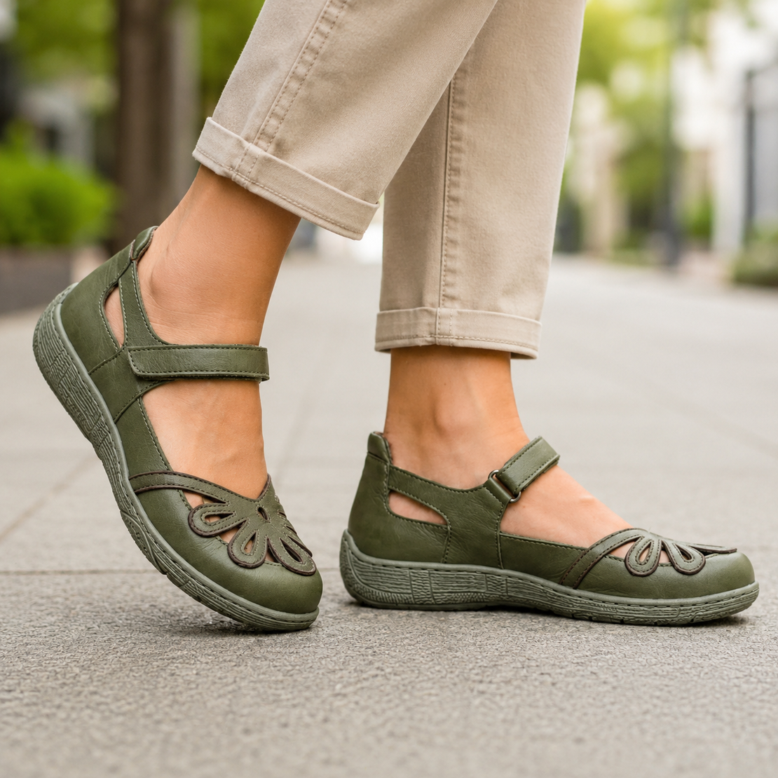 בובה דגם דנה עור מדרס נשלף 8968