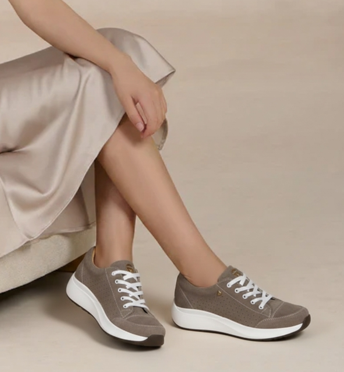 Xelero סניקרס נשים אופנתיות ואורטופדיות דגם היידי אופוויט