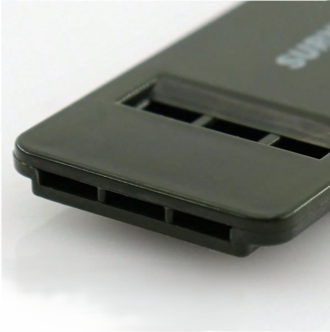 משרוקית הישרדות SOS חזקה עם שרשרת – עד 120dB