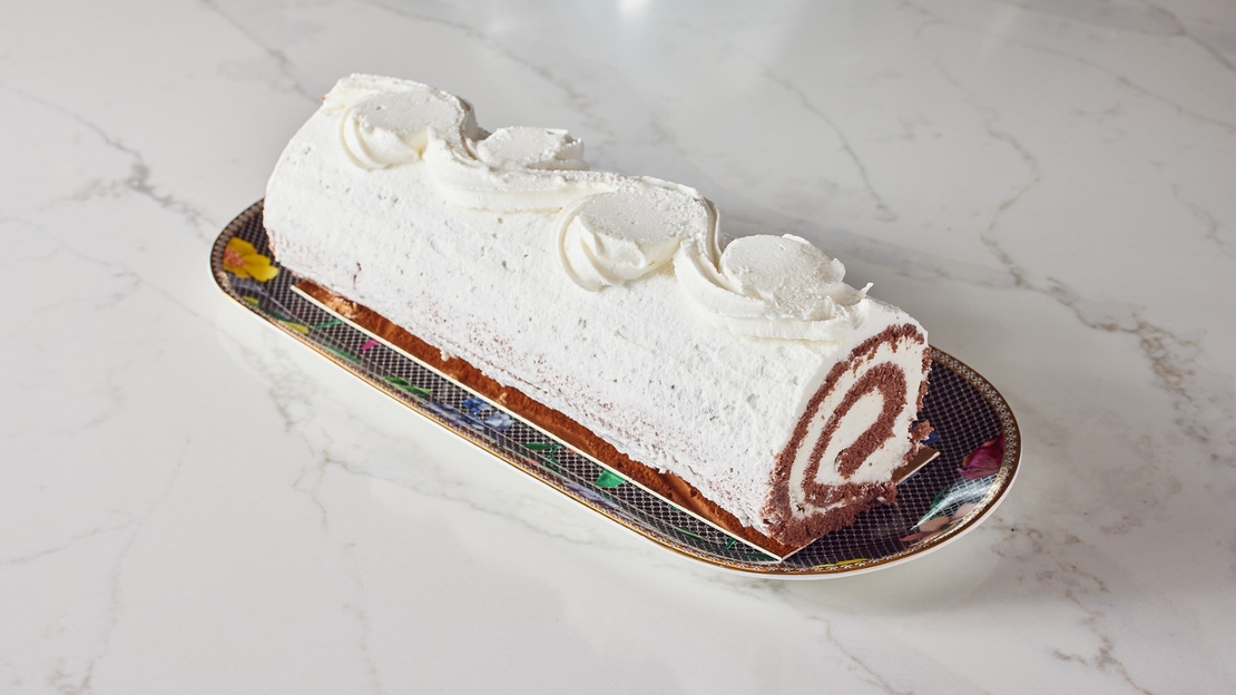 Cream roulade stripe cake