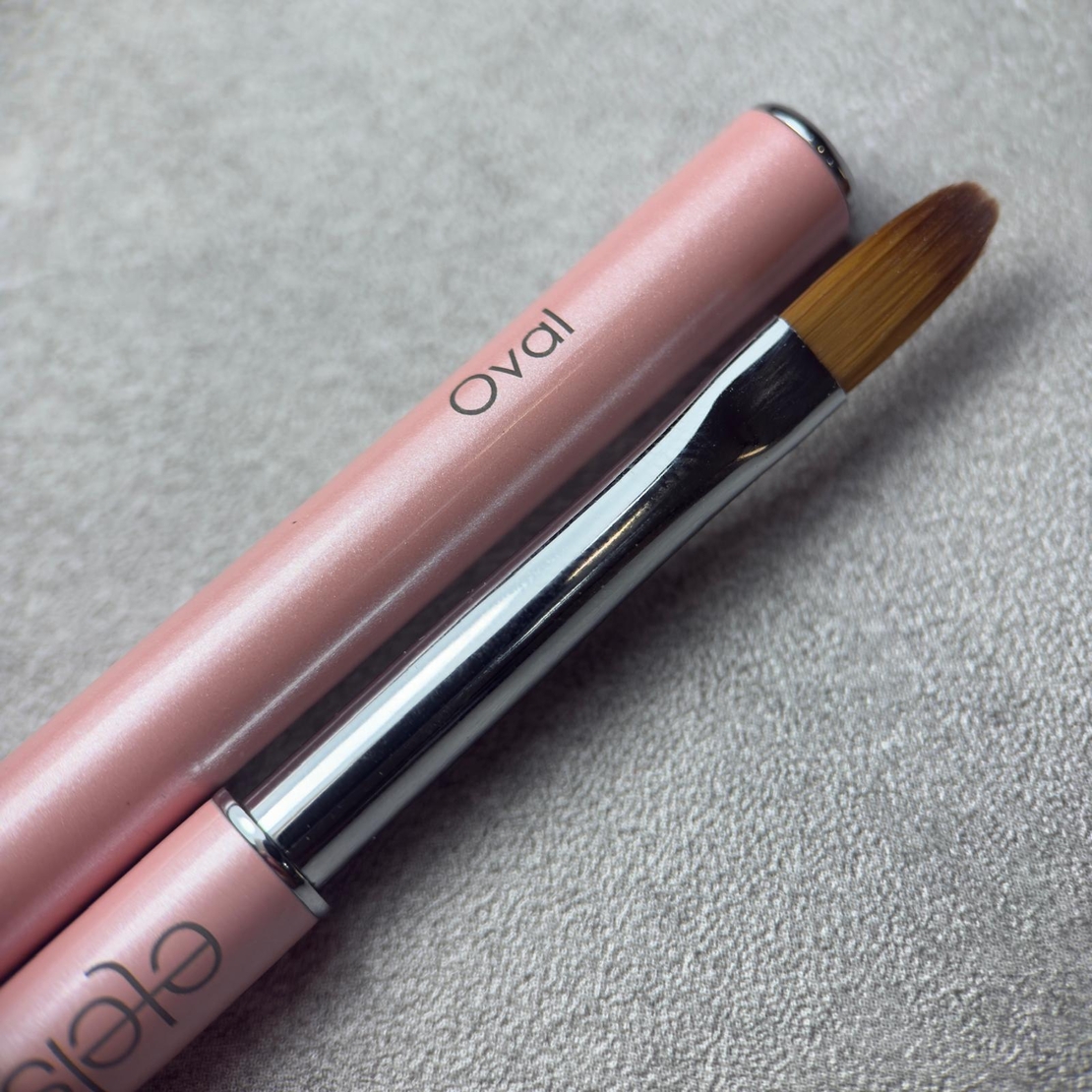 Oval