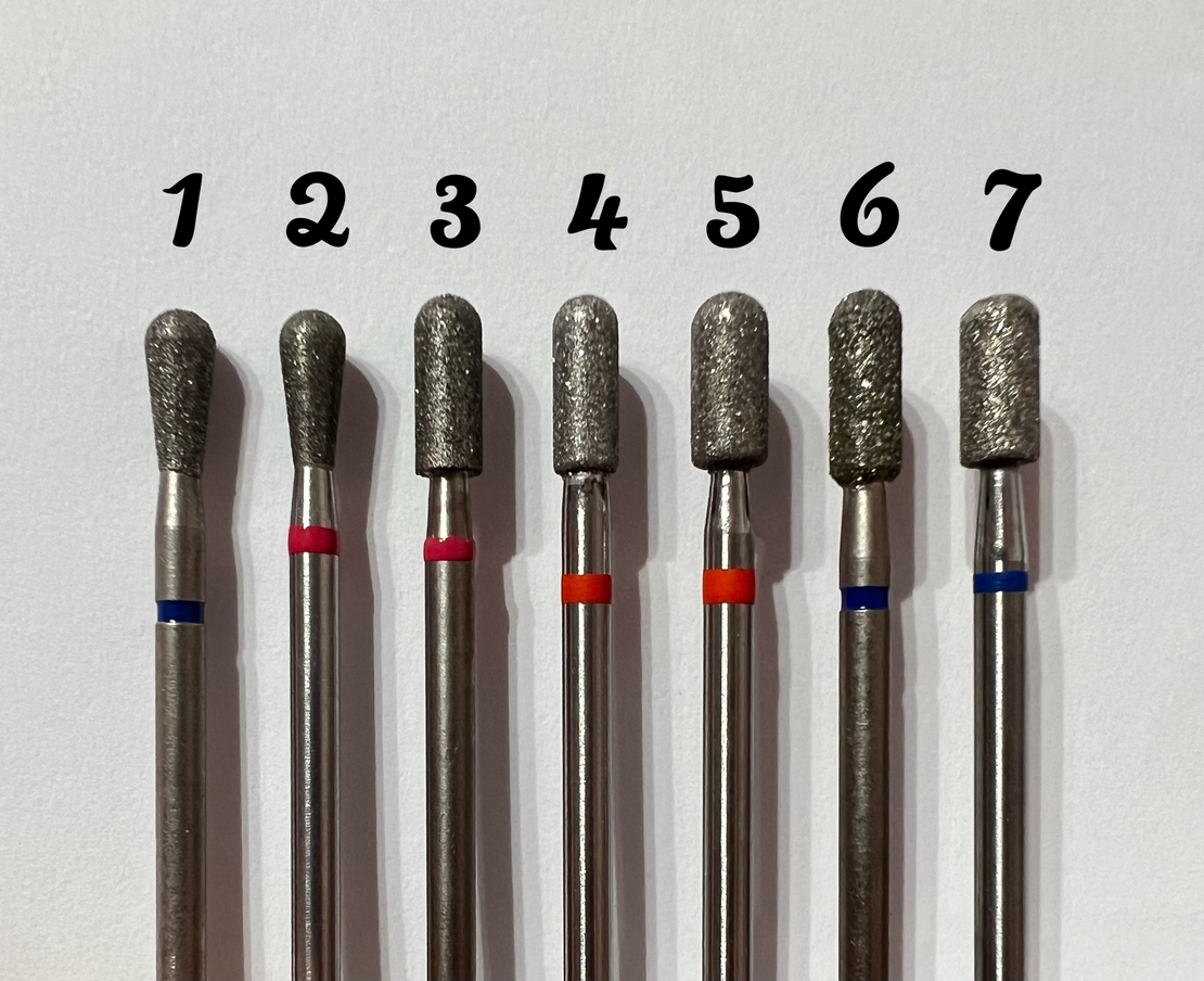 ראשי אגס וחבית קטנים