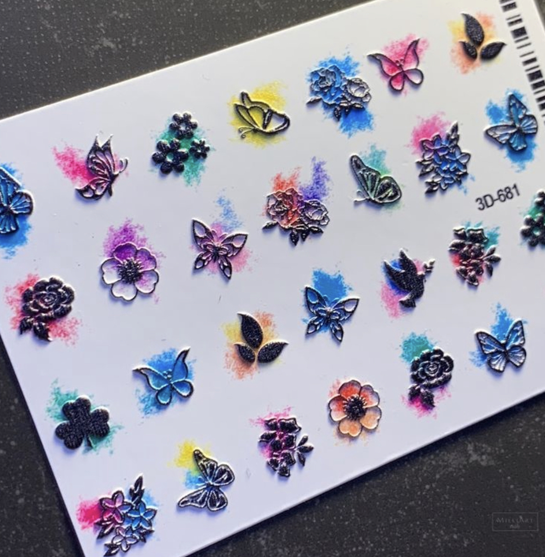 פרפרים ומשיכות צבע 3D681