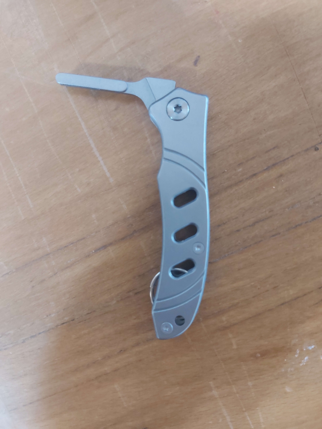 Premium folding handle for scalpel blade 23