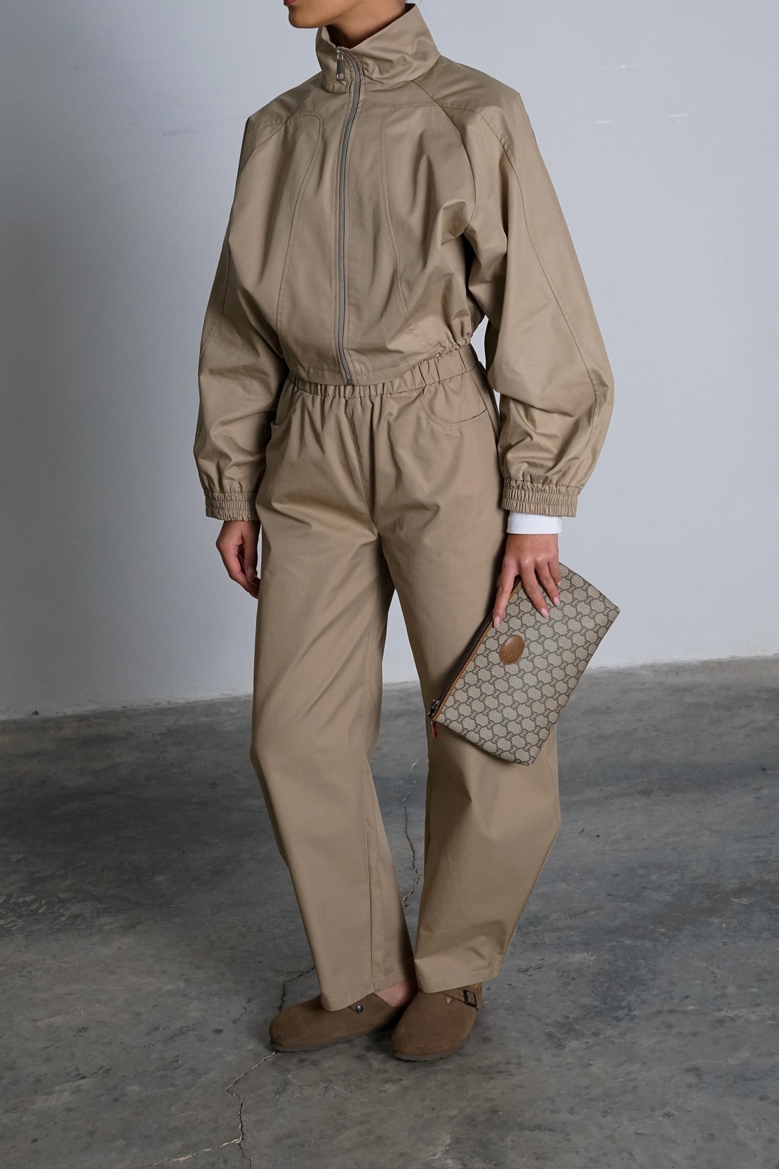 חליפת אסטל- אבן